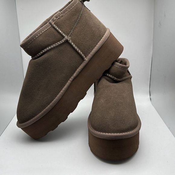 CUSHIONAIRE Women's Genuine Suede pull on platform boot +Memory Foam 9 TAUPE - Picture 7 of 7